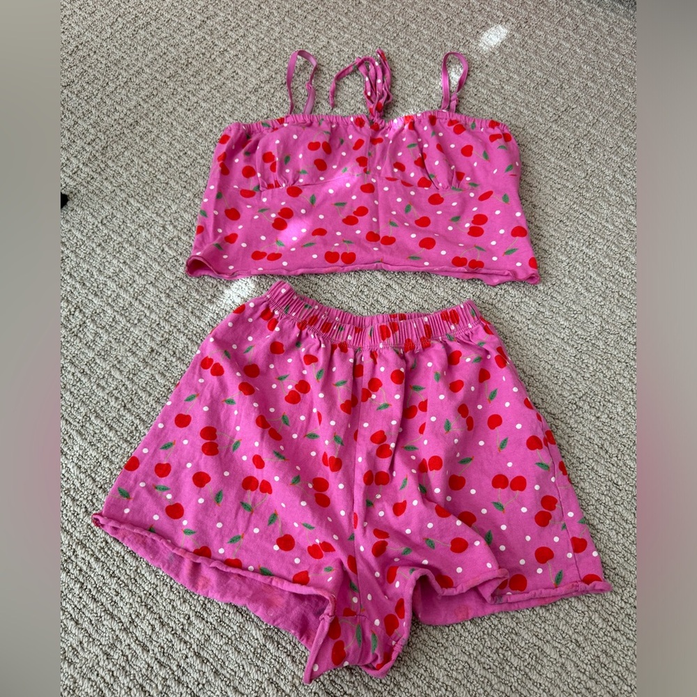 Cute pajama set. Size xs. Excellent condition